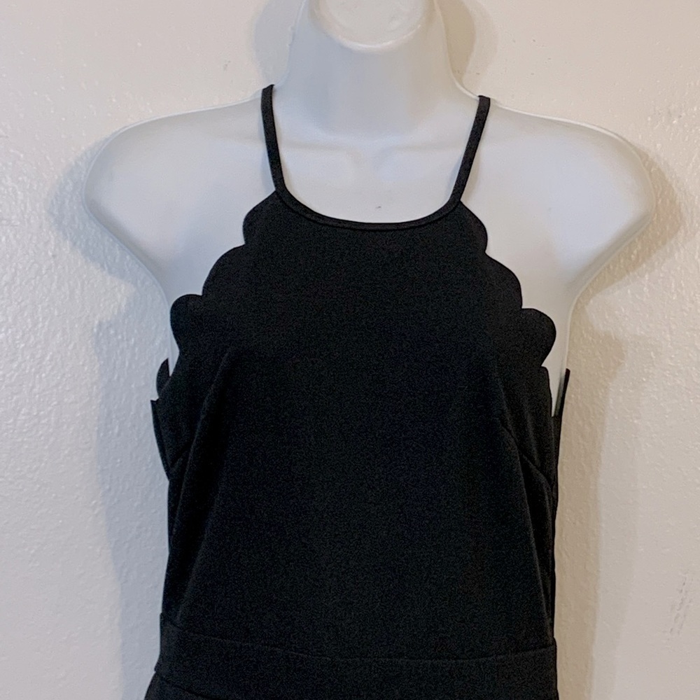 Chic Jumpsuit - Picture 2 of 5